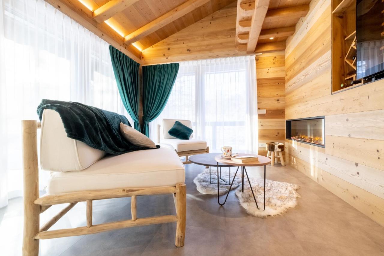 Chalet Imbosc'ché - B&B in beautiful surroundings Livigno Extérieur photo