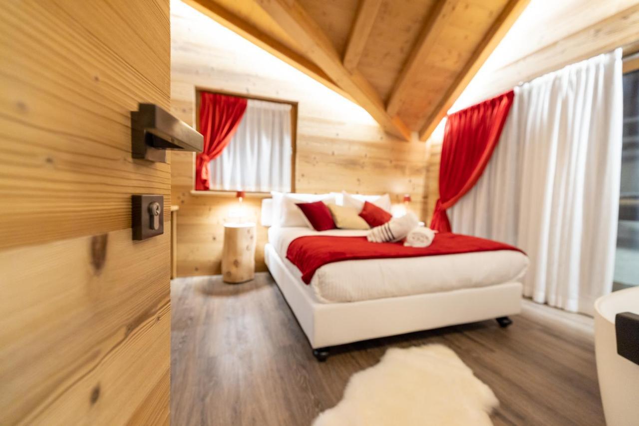 Chalet Imbosc'ché - B&B in beautiful surroundings Livigno Extérieur photo