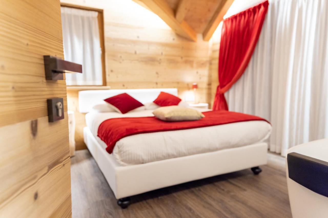 Chalet Imbosc'ché - B&B in beautiful surroundings Livigno Extérieur photo
